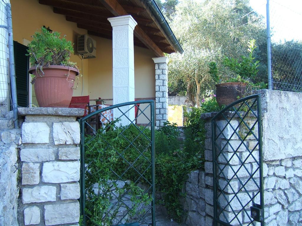 Katia Apartments Gaios Exterior photo